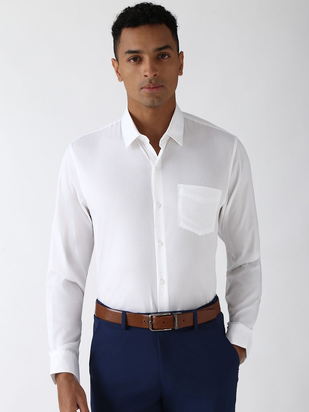 

Peter England Men Spread Collar Solid Cotton Slim Fit Formal Shirt, White