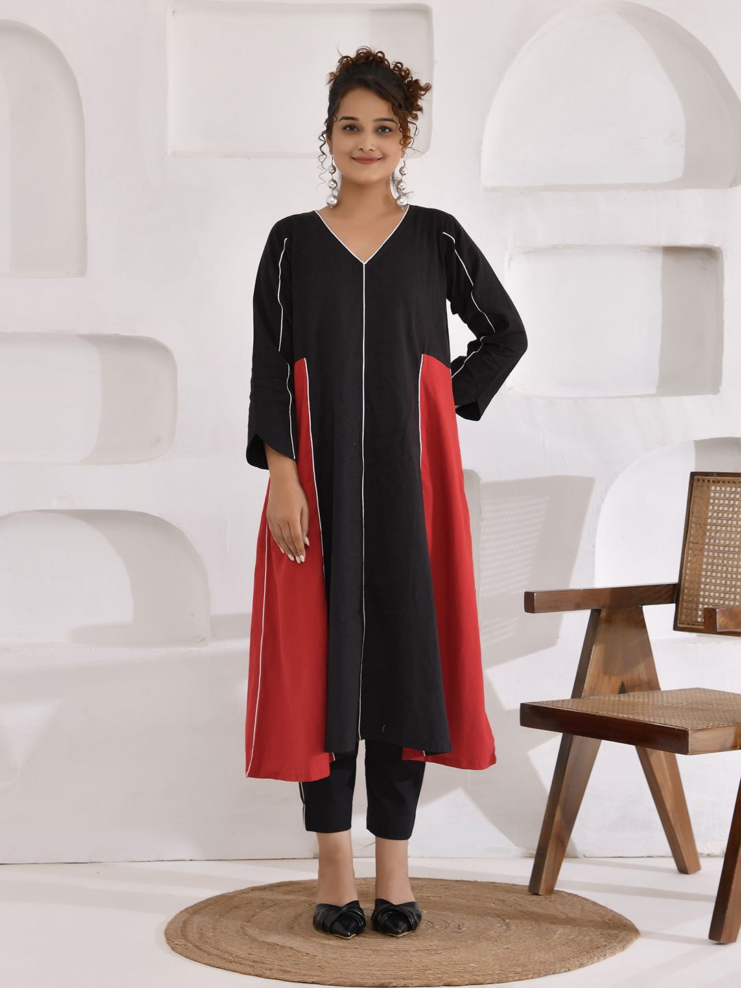 

THE SAFFRON SAGA Colourblocked Flared Sleeve Formal A-Line Midi Dress, Black