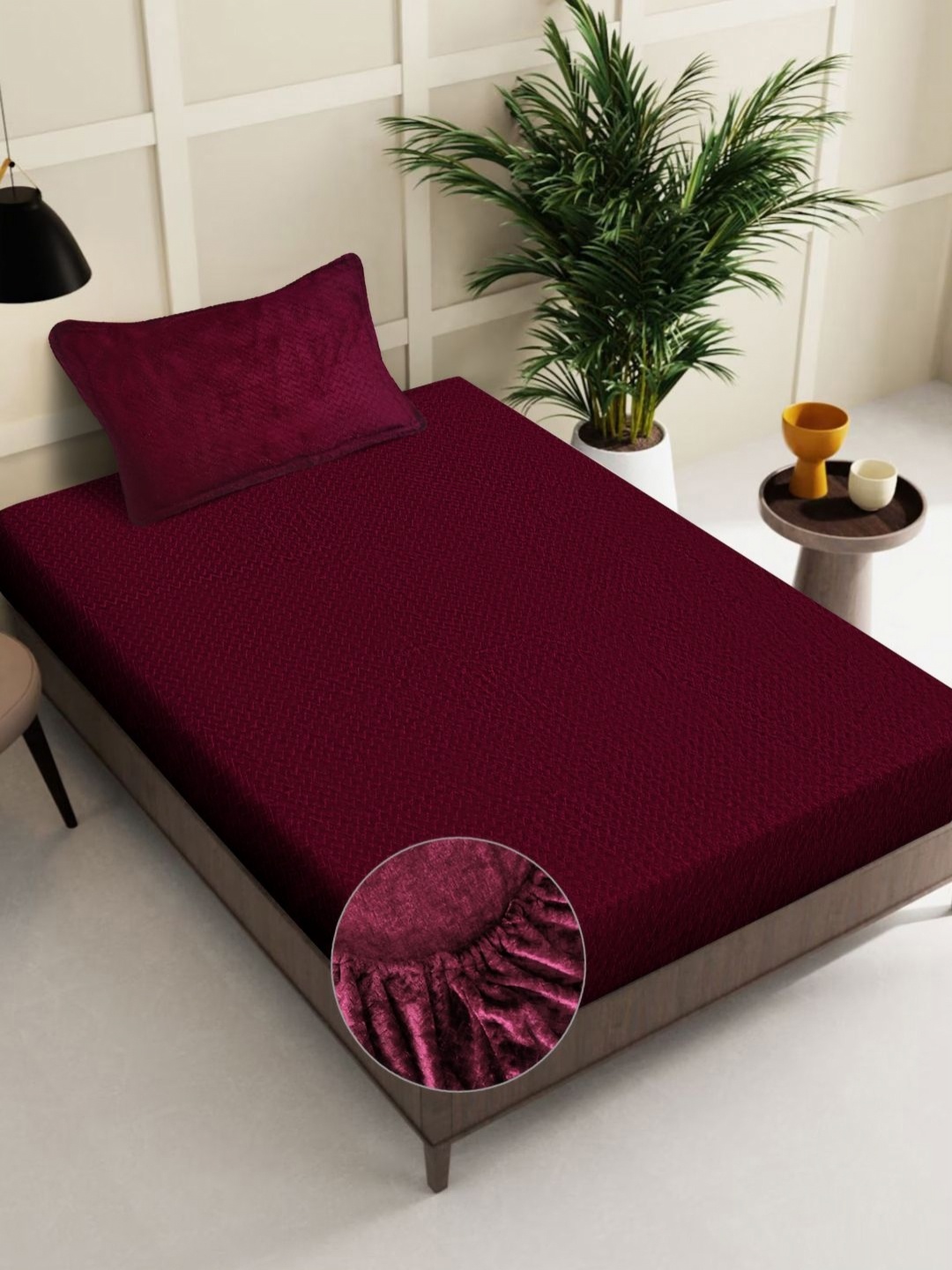 

KLOTTHE Maroon Abstract 300TC Woolen Single Fitted Bedsheet & Pillow Cover