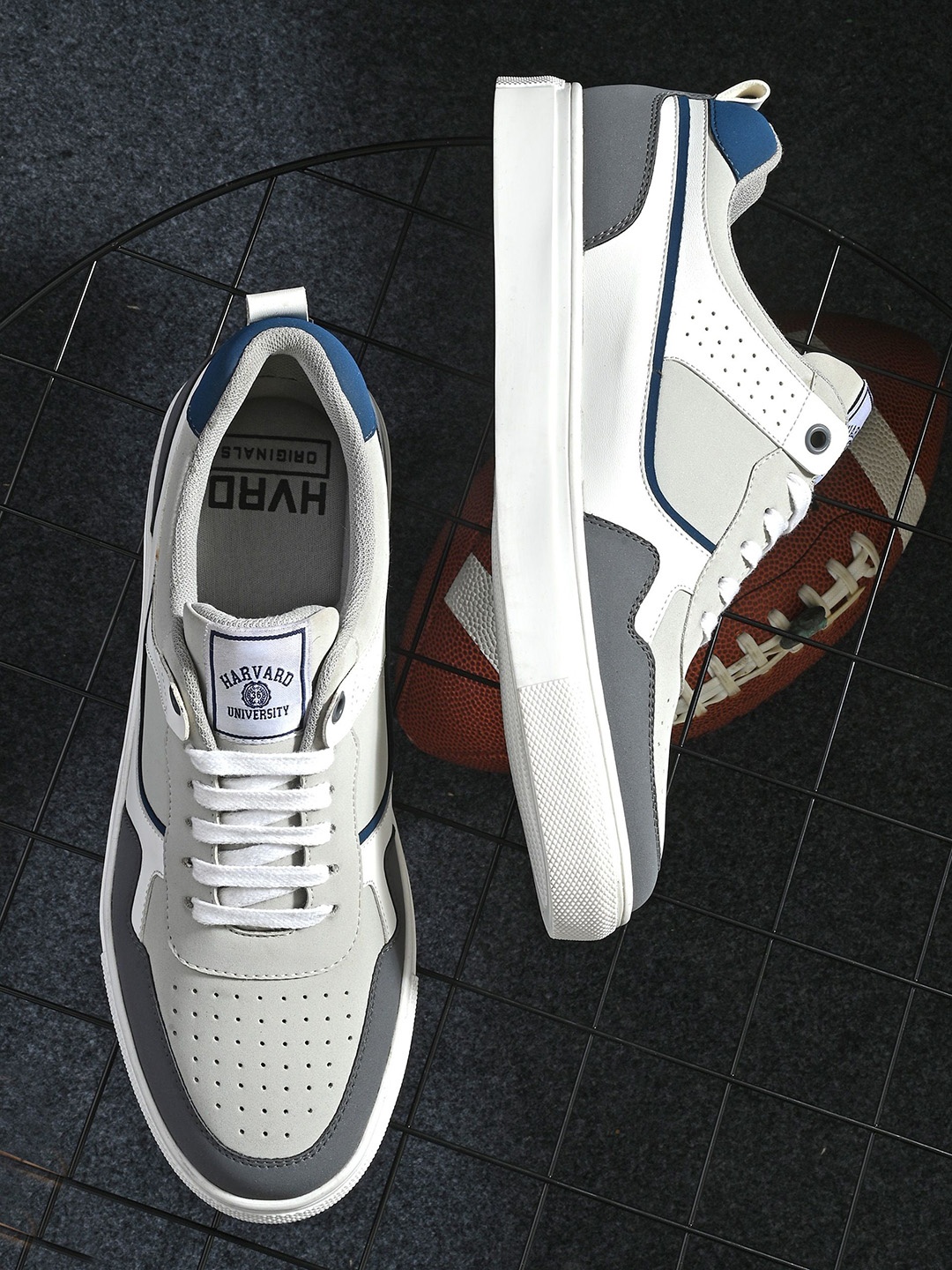 

Harvard Men Perforations Lace-Up Sneakers, White