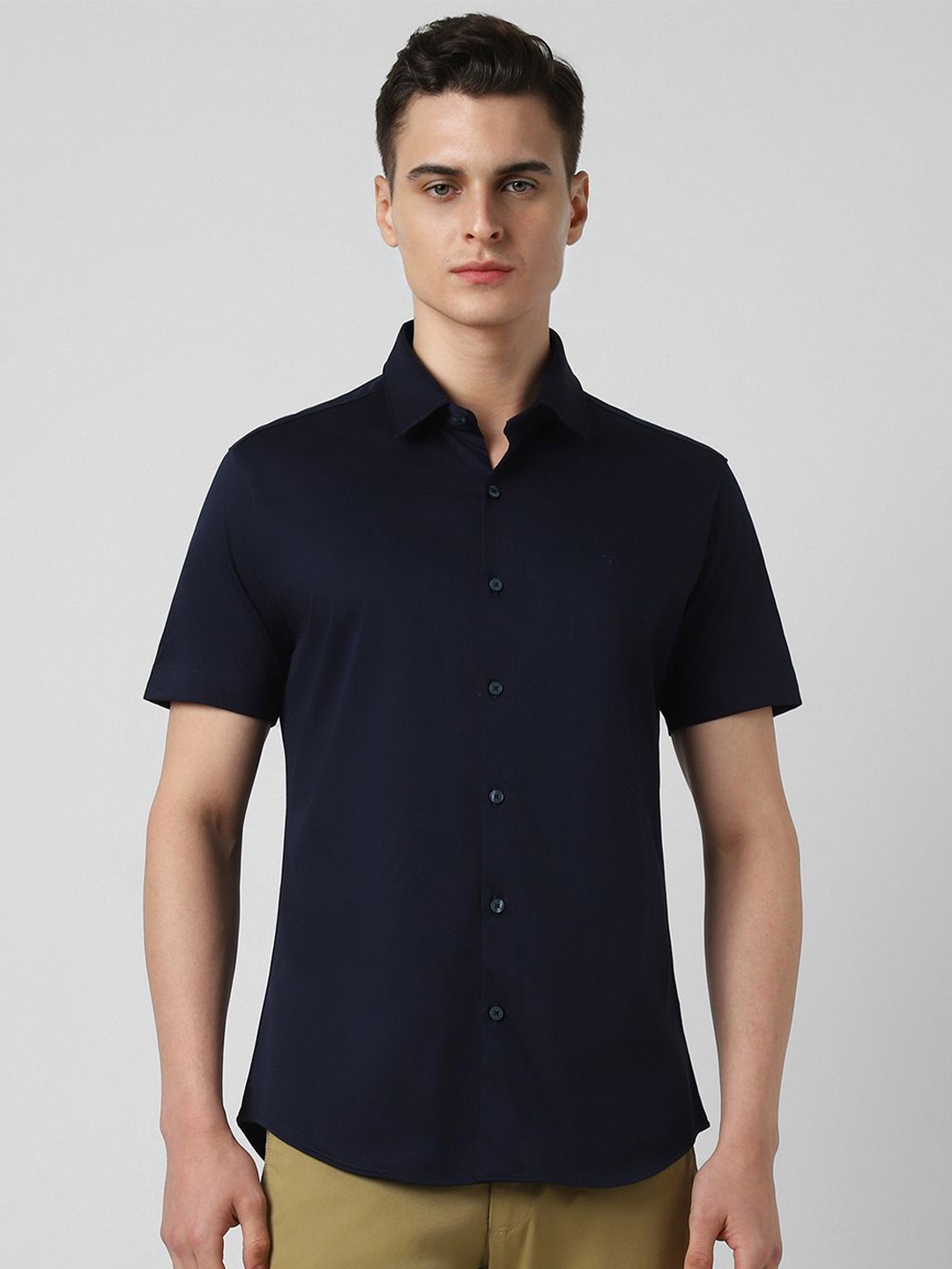 

Van Heusen Sport Men Spread Collar Solid Cotton Slim Fit Casual Shirt, Navy blue