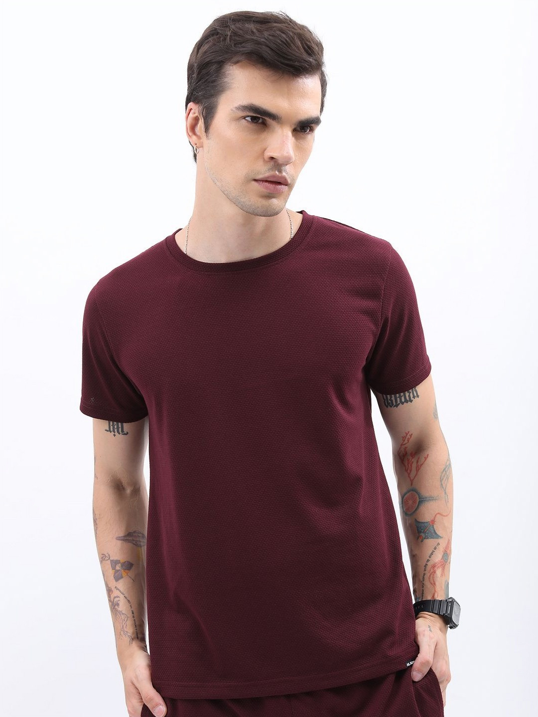 

HIGHLANDER Men Solid Round Neck Slim Fit T-shirt, Burgundy