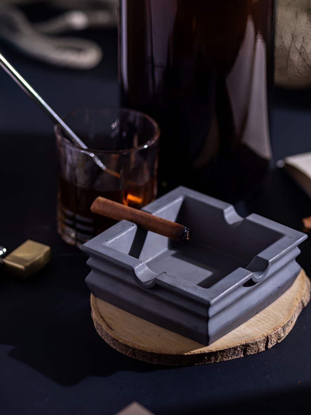 

Greyt Contemporary Grey Sleek Concrete Ashtray