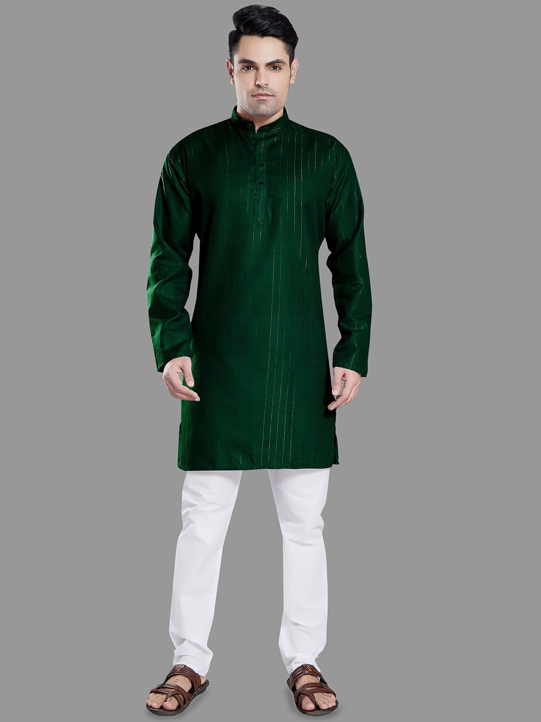 

DIVISIVE Men Regular Kurta with Pyjamas, Green