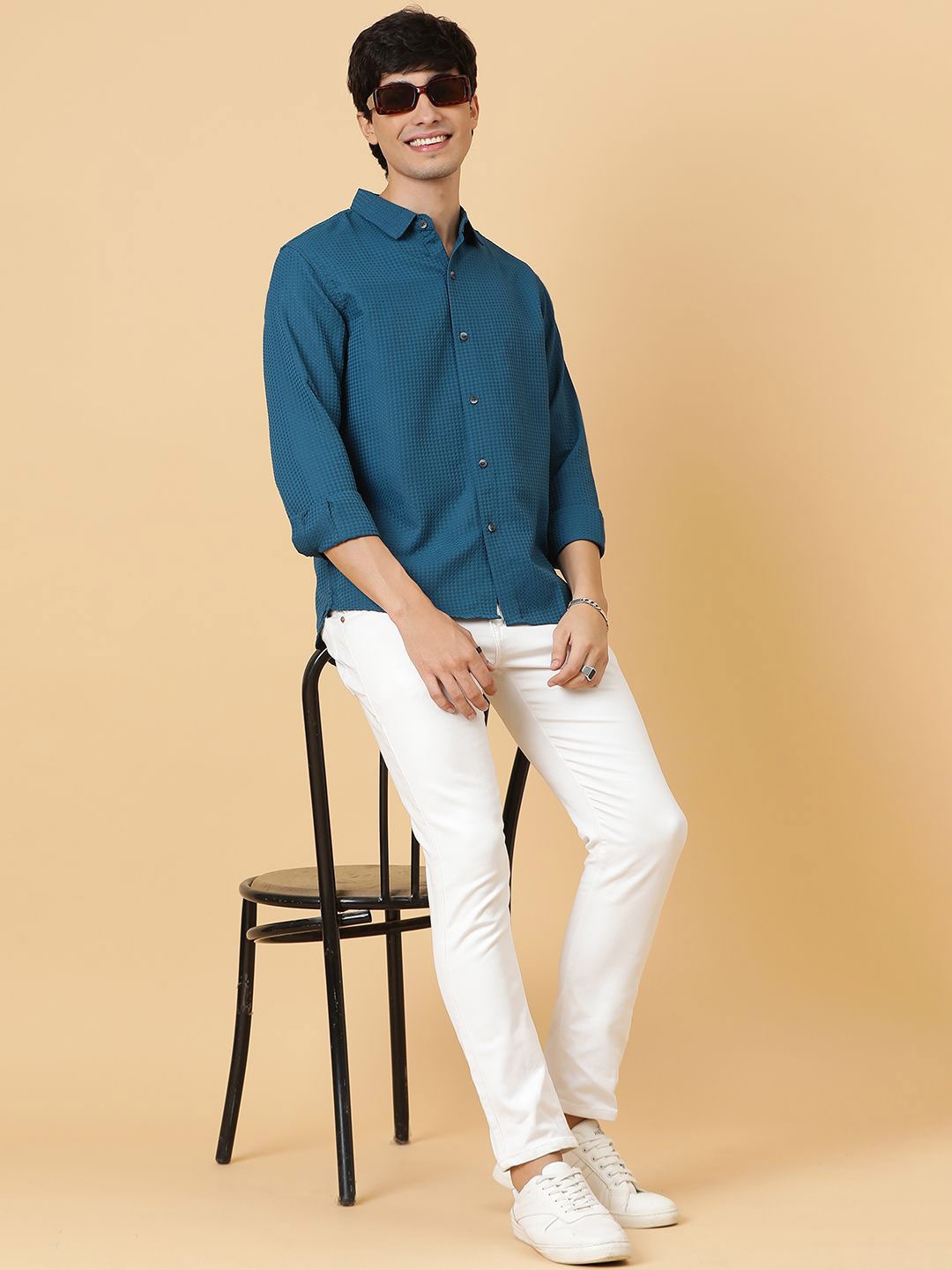 

Kotty Men Relaxed Spread Collar Solid Casual Shirt, Teal