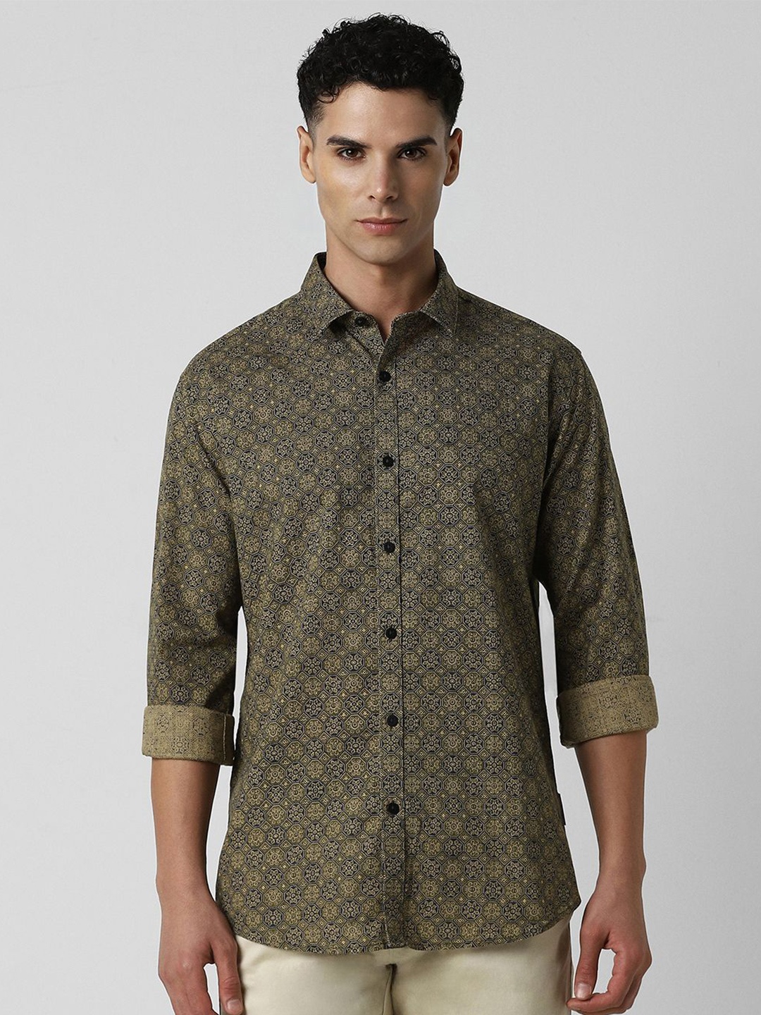 

V Dot Men Spread Collar Floral Printed Cotton Slim Fit Casual Shirt, Olive