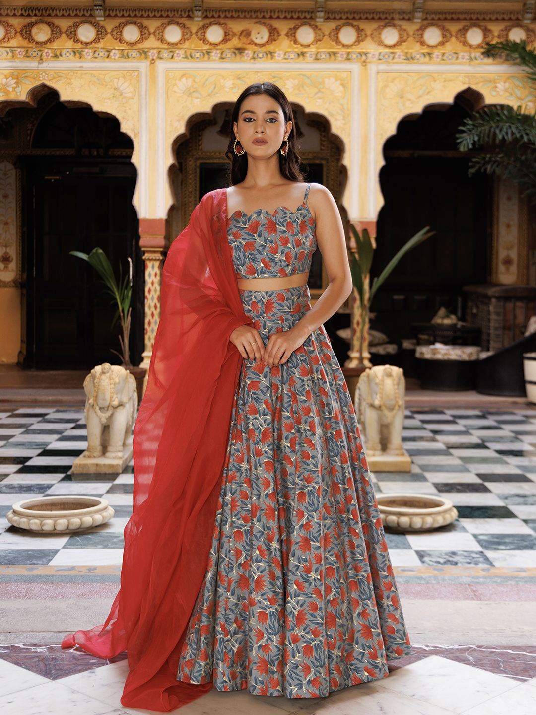 

Ragavi Printed Sleeveless Ready to Wear Lehenga & Blouse With Dupatta, Red