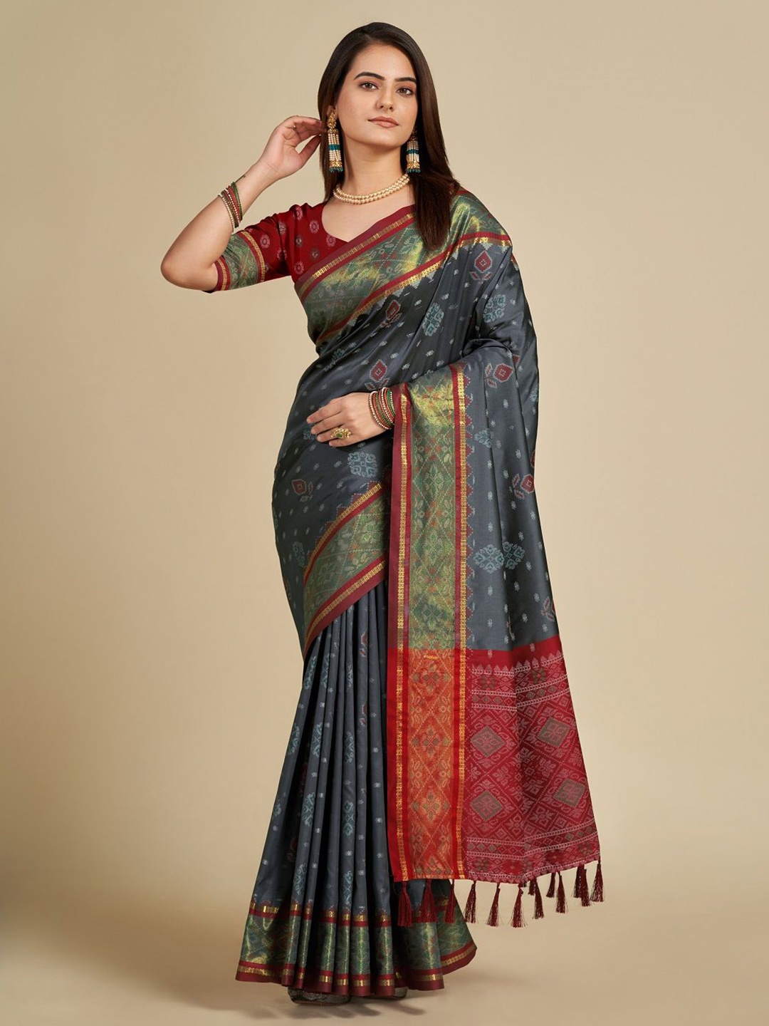 

LEOSAGI Woven Design Zari Pure Silk Patola Saree, Grey