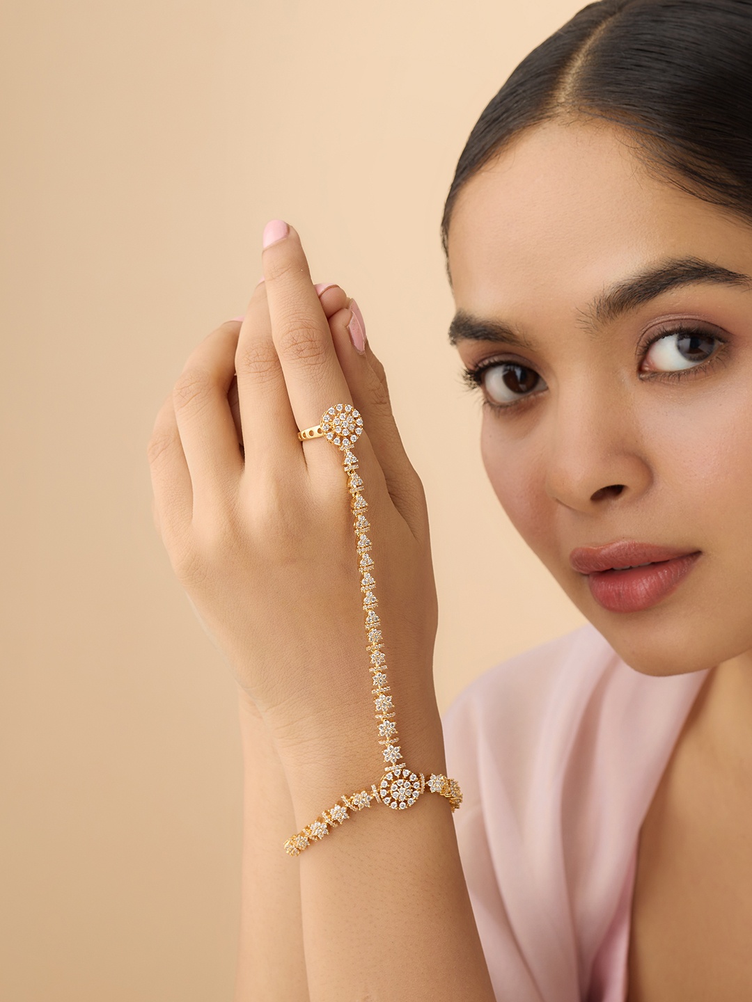 

Kushal's Fashion Jewellery Cubic Zirconia Gold-Plated Ring Bracelet