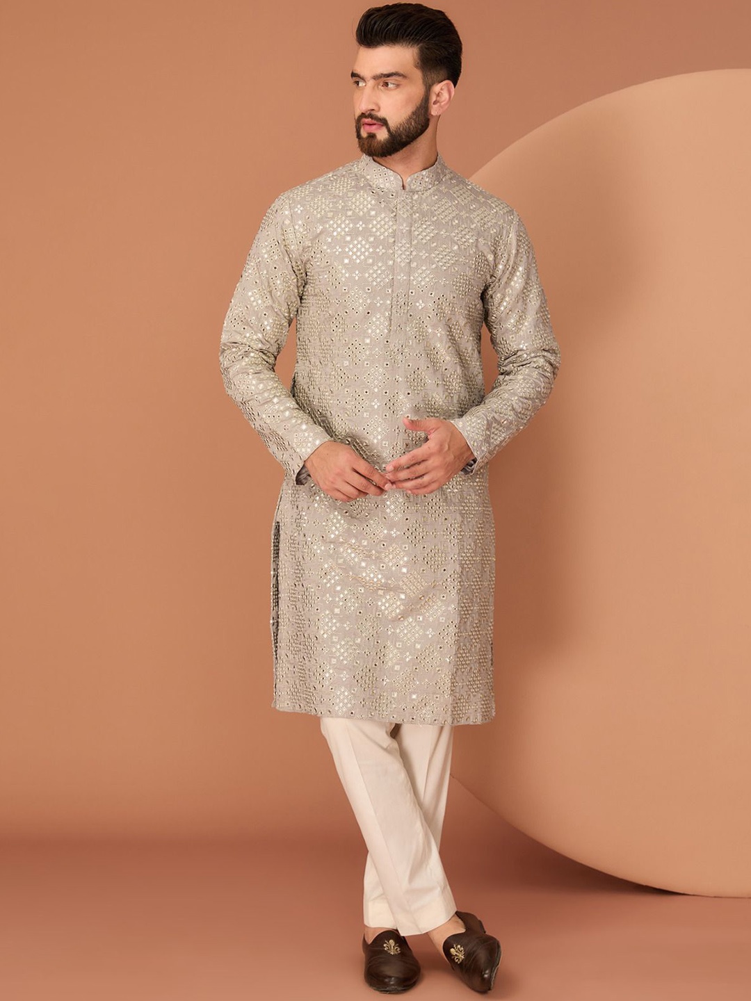 

KASBAH CLOTHING NISHCHAIY SAJDEH Floral Embroidered Mandarin Collar Silk Straight Kurta, Grey