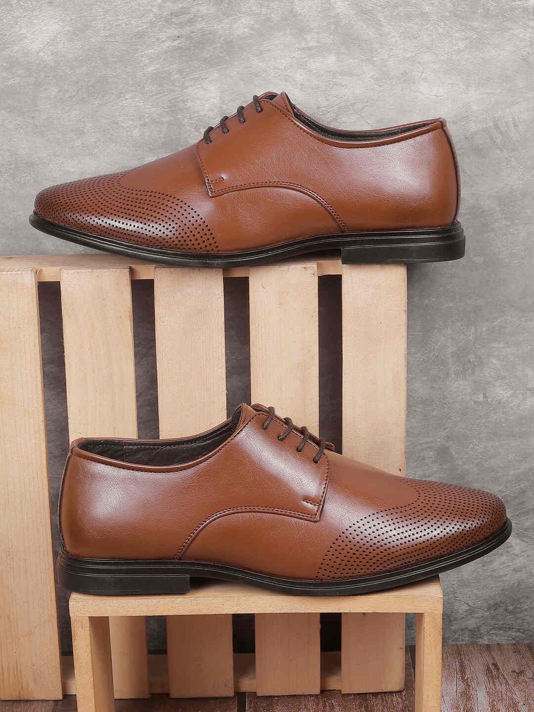 

Metro Men Textured Formal Brogues, Tan