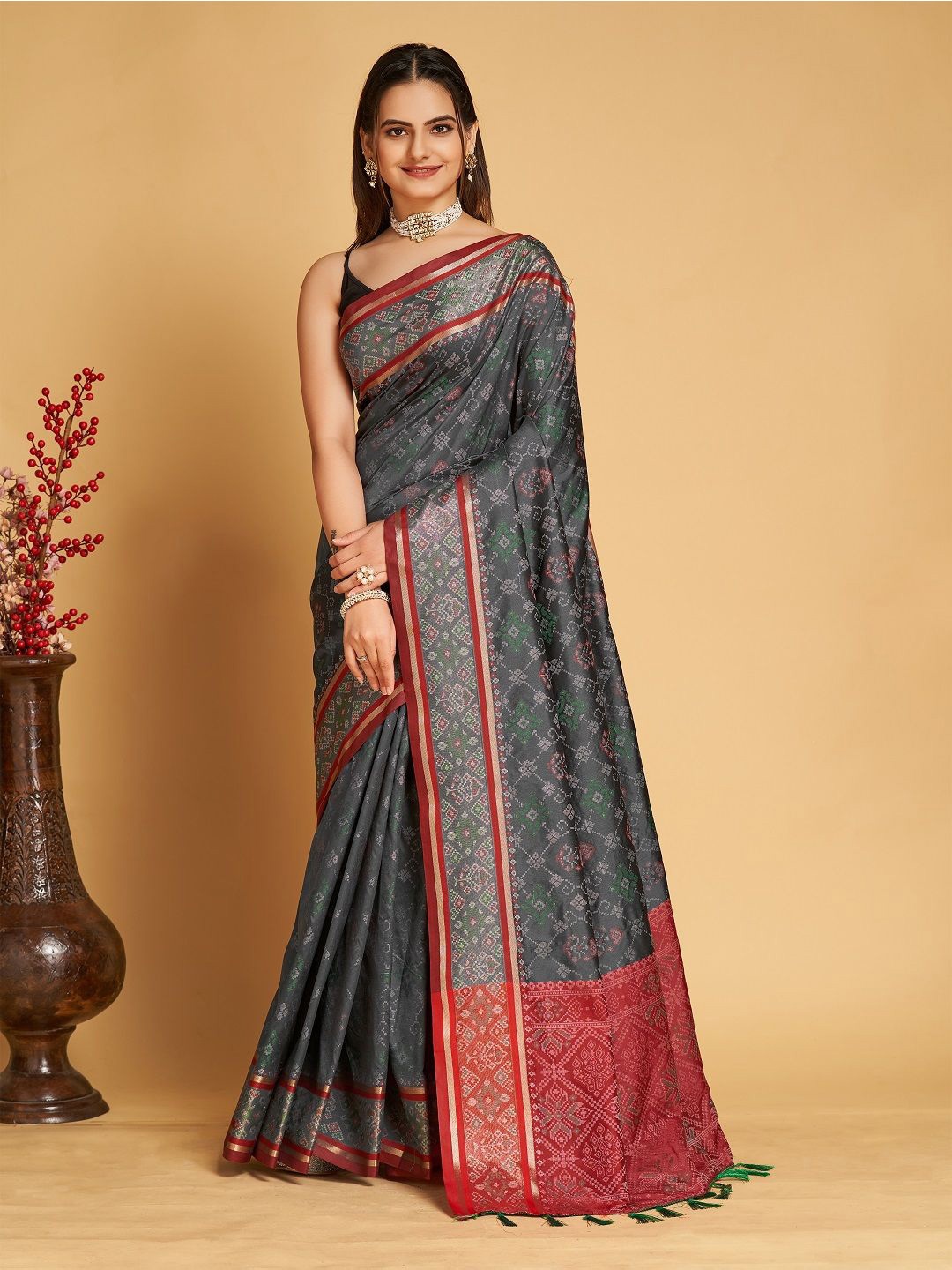 

LEOSAGI Ethnic Motifs Zari Pure Silk Patola Saree, Grey