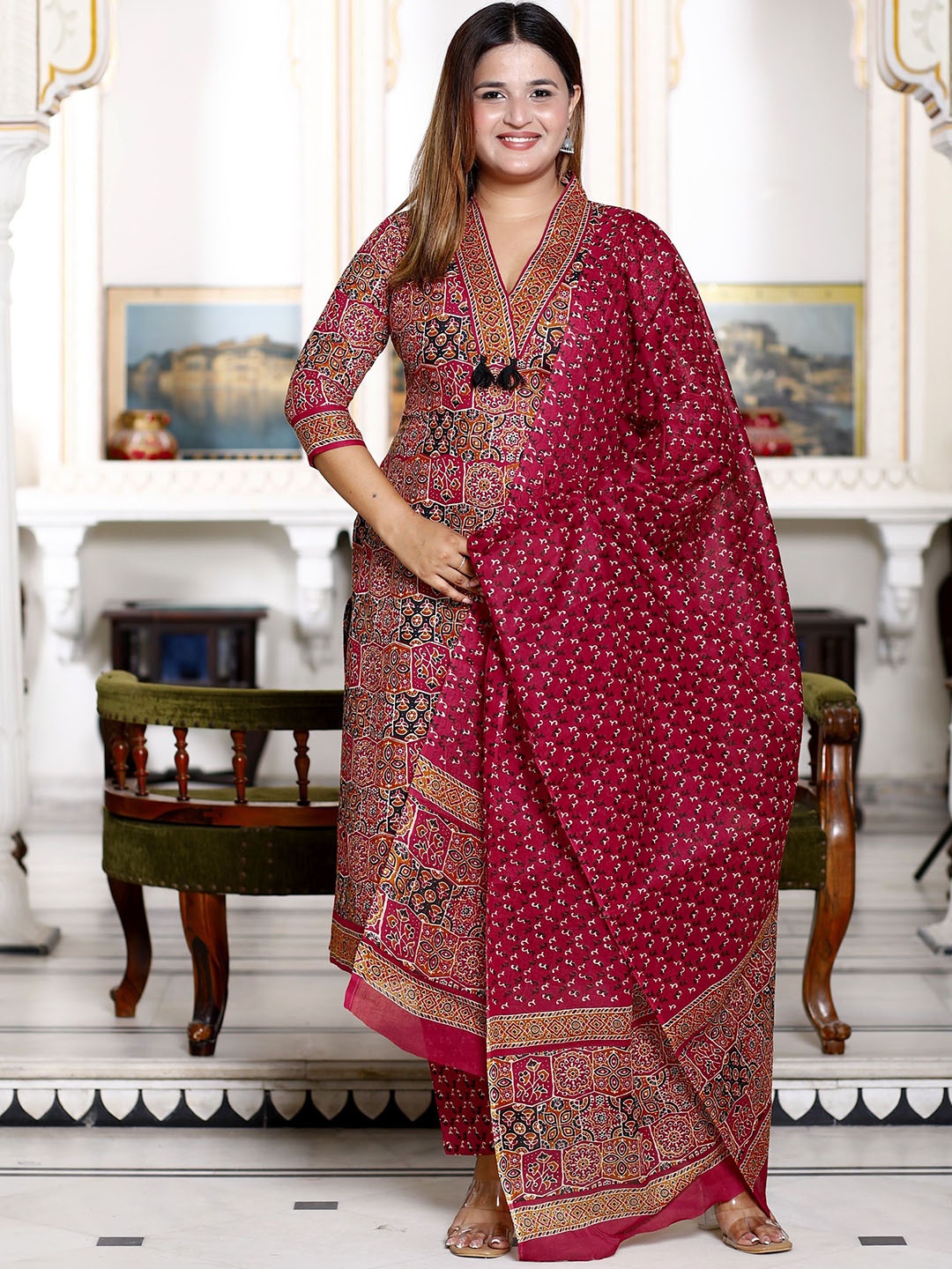 

Jevi Prints Plus Size Floral Printed V-Neck Pure Cotton Kurta with Trousers & Dupatta, Red