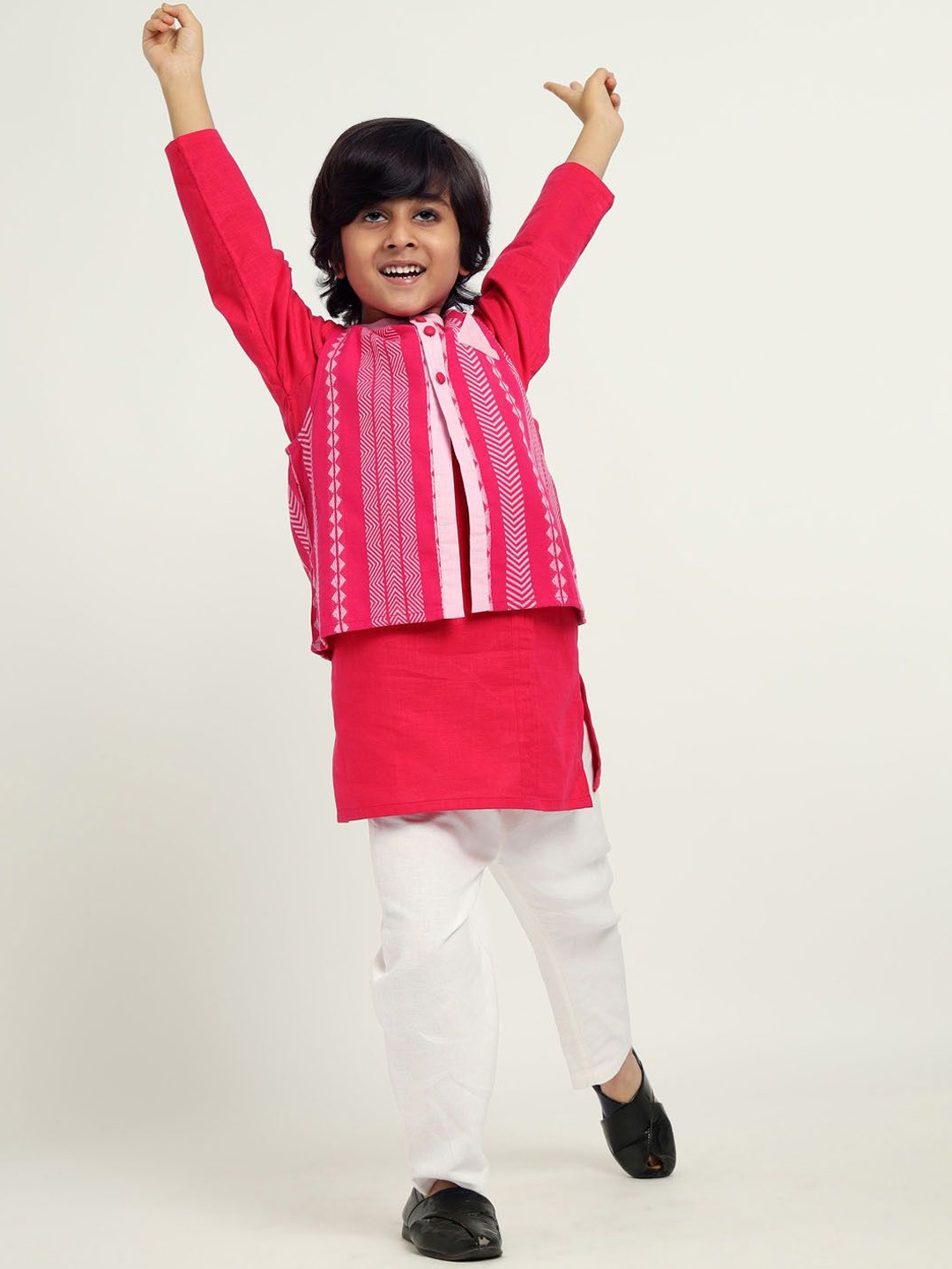 

Somersault Boys Regular Pure Cotton Kurta With Trousers & Printed Jacket, Pink