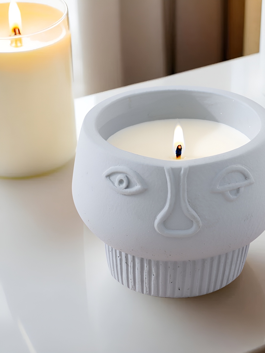 

UMAI Blue Textured Teak Wood Scented Jar Candle