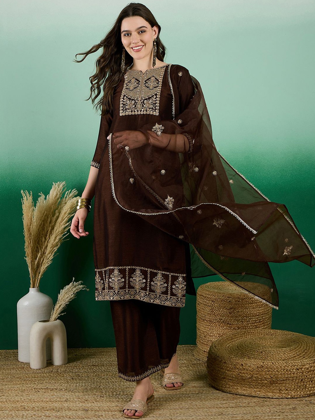 

Sangria Embroidered Kurta Set With Dupatta, Brown