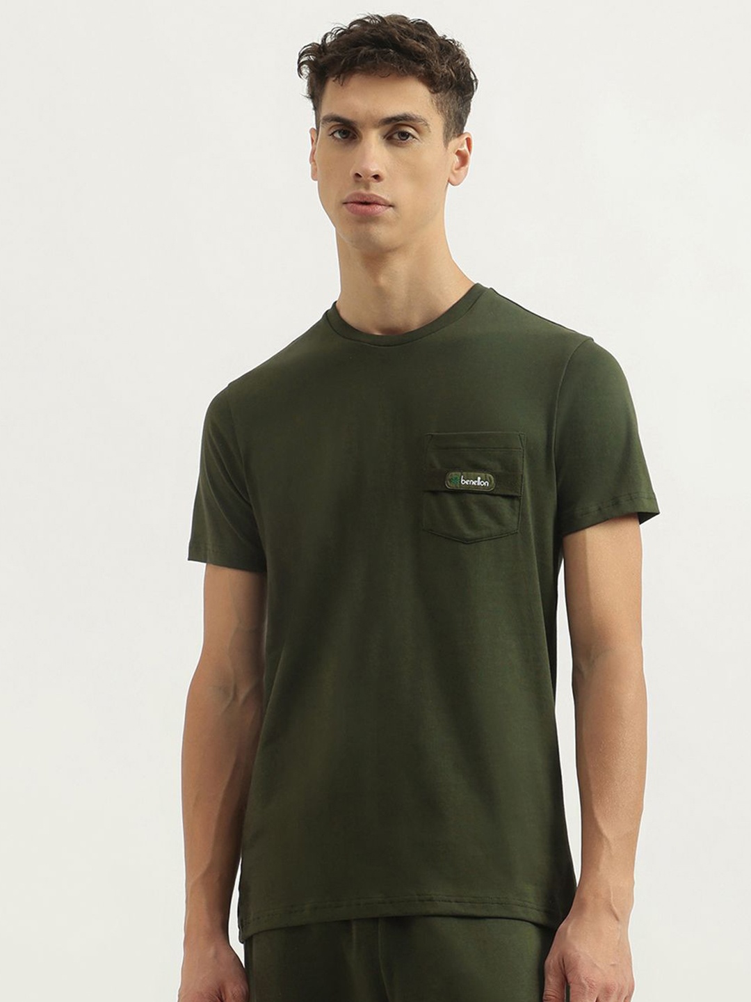 

United Colors of Benetton Men Solid Round Neck Pure Cotton T-Shirt, Green