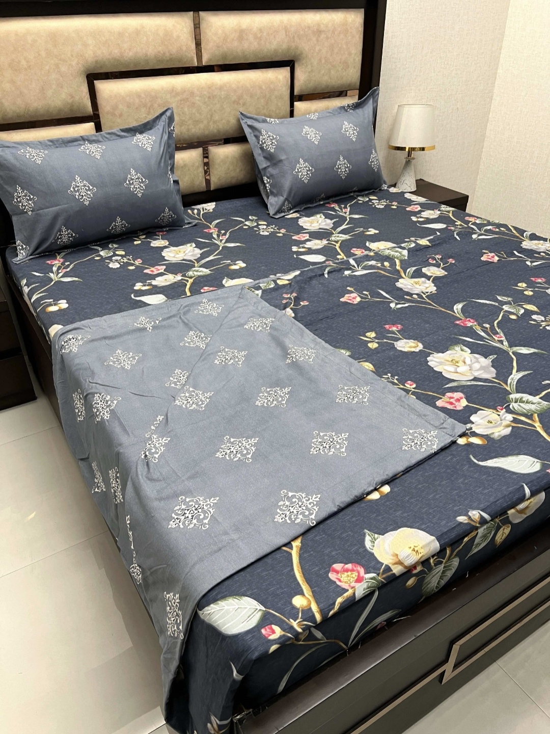 

Pure Decor Blue & Cream-Coloured Floral Cotton 4 Piece Double King Superfine Bedding Set