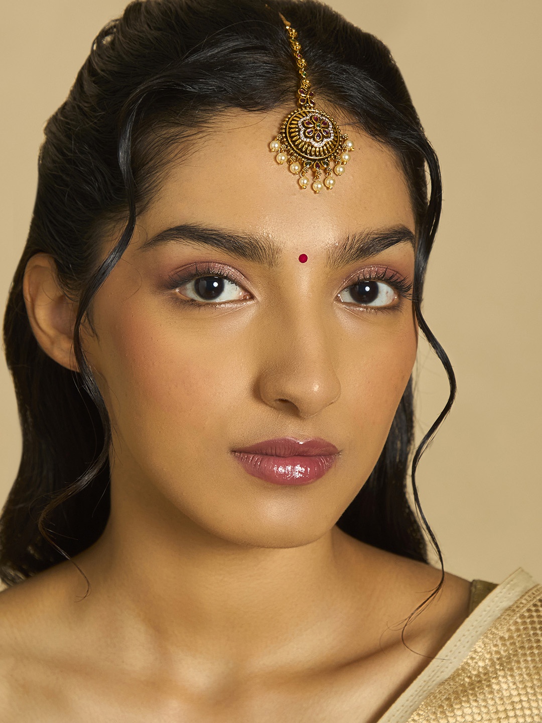 

Kushal's Fashion Jewellery Gold-Plated Stone-Studded & Beaded Maang Tikka