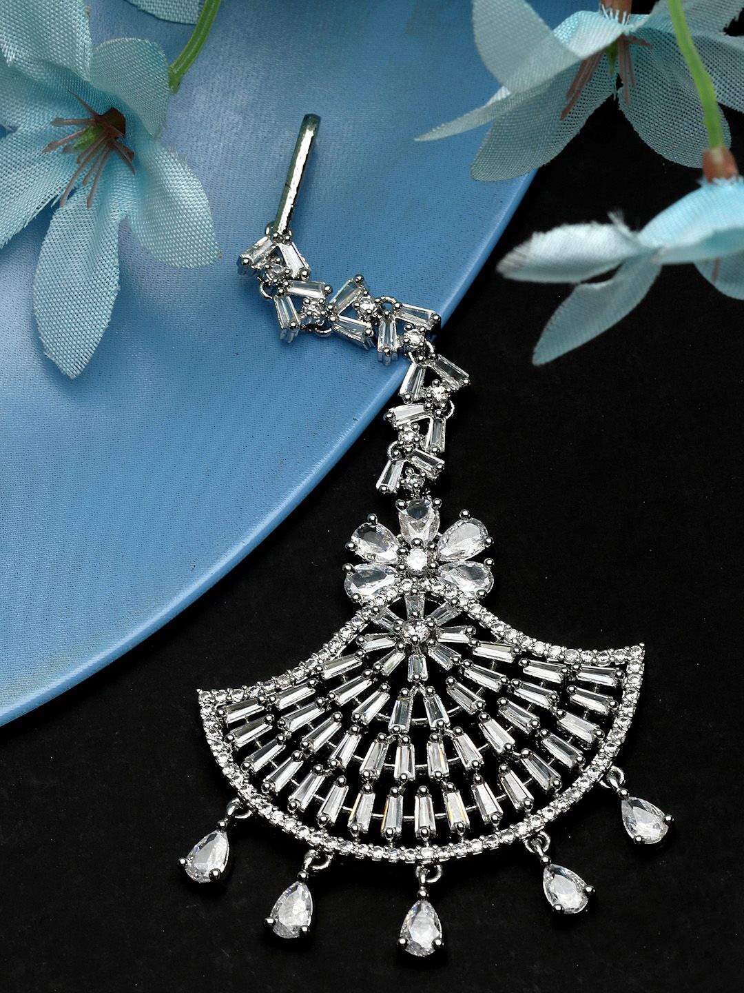 

ZENEME Rhodium-Plated American Diamond Studded Maang Tikka Head Jewellery, Silver