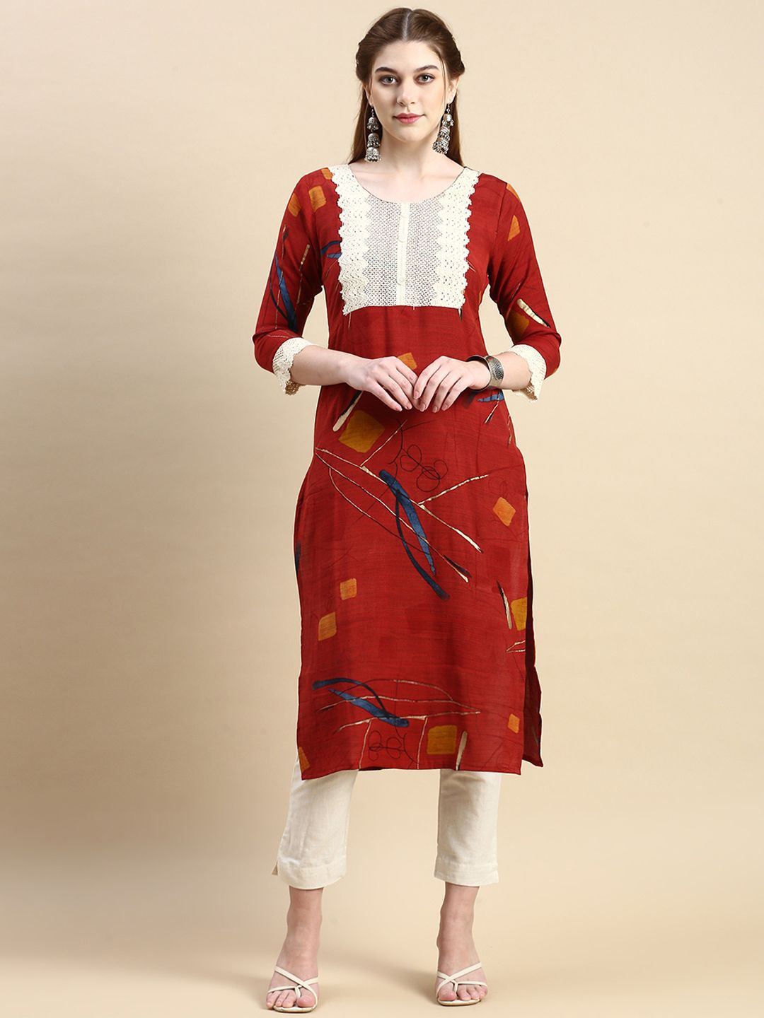 

GRANTH FASHION Embroidered Straight Kurta, Red