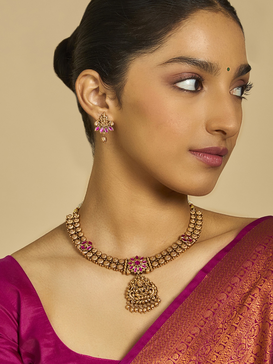 

Kushal's Fashion Jewellery Gold-Plated Stone-Studded Jewellery Set