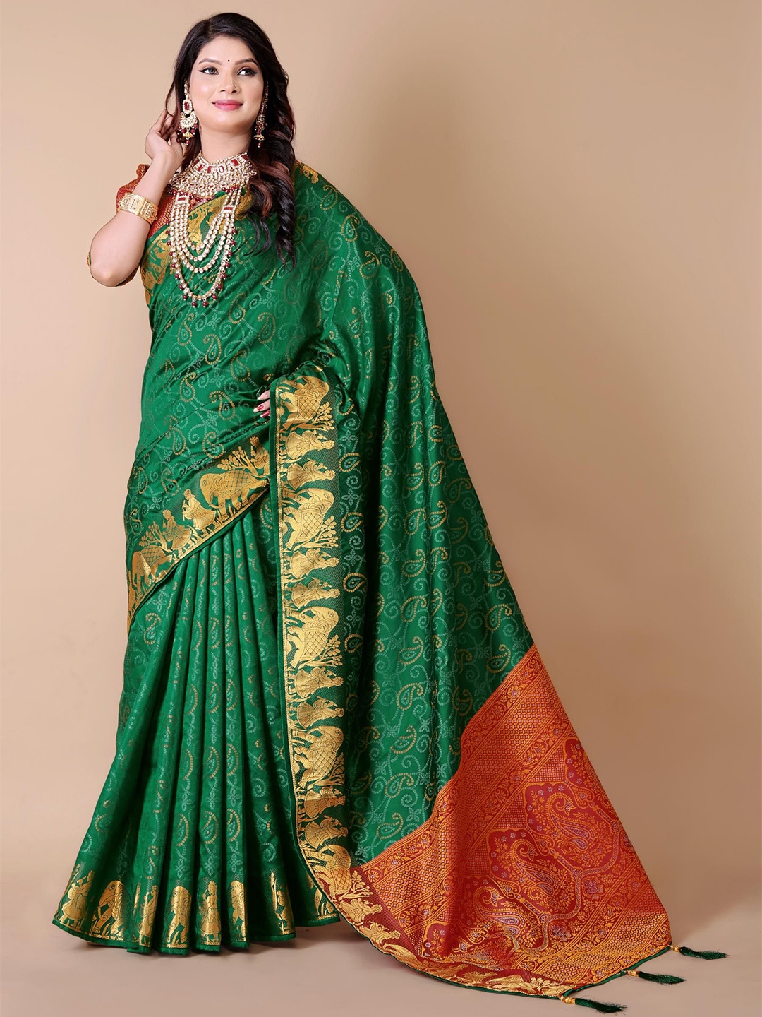 

AKSH FASHION Woven Design Zari Bandhani Patola Saree, Green