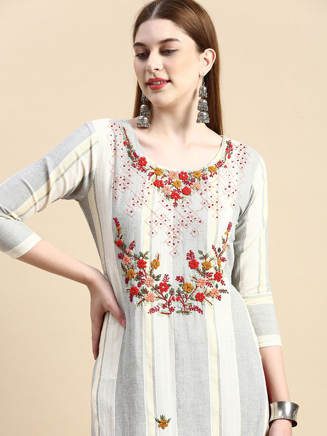 

GRANTH FASHION Women Embroidered Kurta, Grey