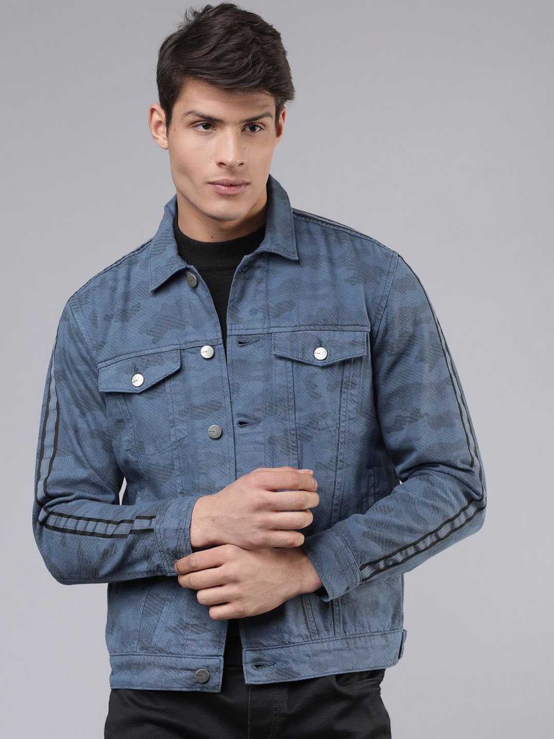 

HIGHLANDER Men Floral Denim Jacket with Embroidered, Blue