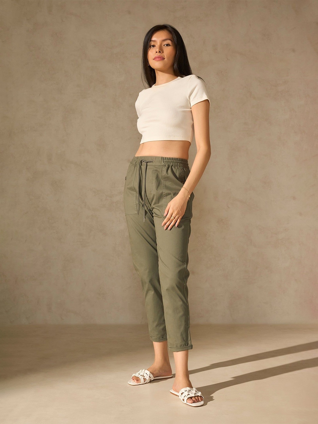 

Virgio Women Straight Fit High-Rise Trousers, Green