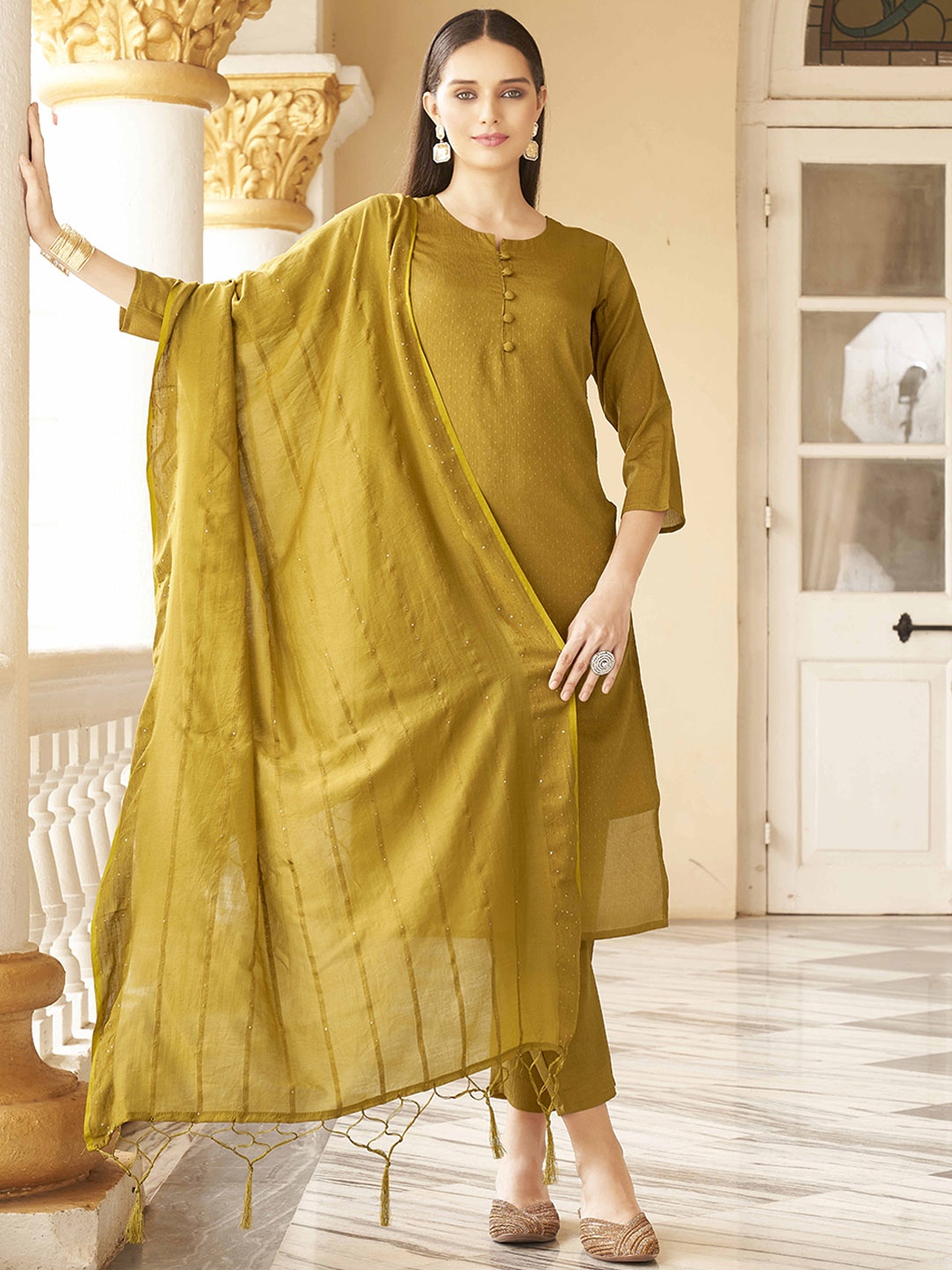 

Tikhi Imli butti work Straight Kurta with Trousers & With Dupatta, Mustard