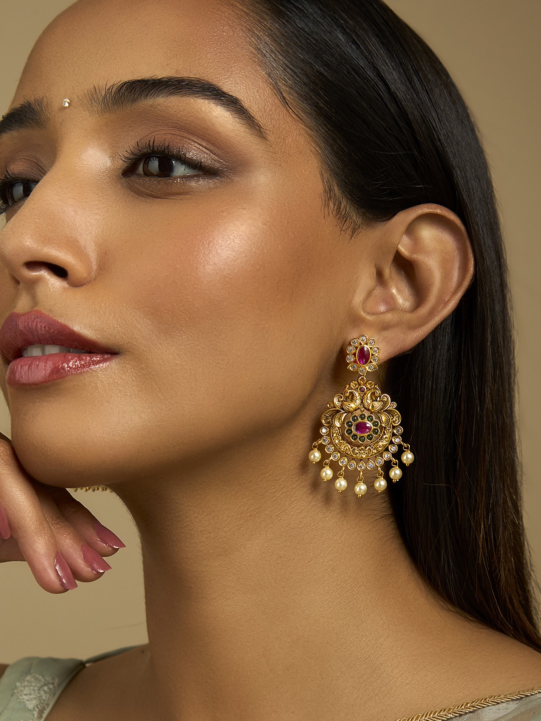 

Kushal's Fashion Jewellery Gold-Plated Stones Studded & Beaded Classic Drop Earrings