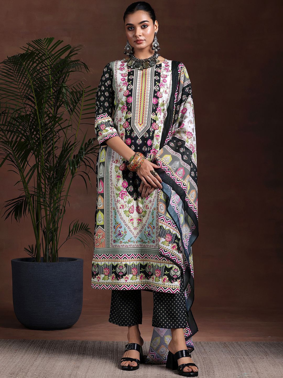 

Libas Ethnic Motifs Printed Kurta with Trousers & Dupatta, Black