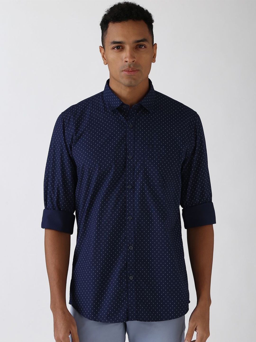 

Peter England Casuals Men Spread Collar Micro or Ditsy Printed Cotton Slim Fit Shirt, Navy blue