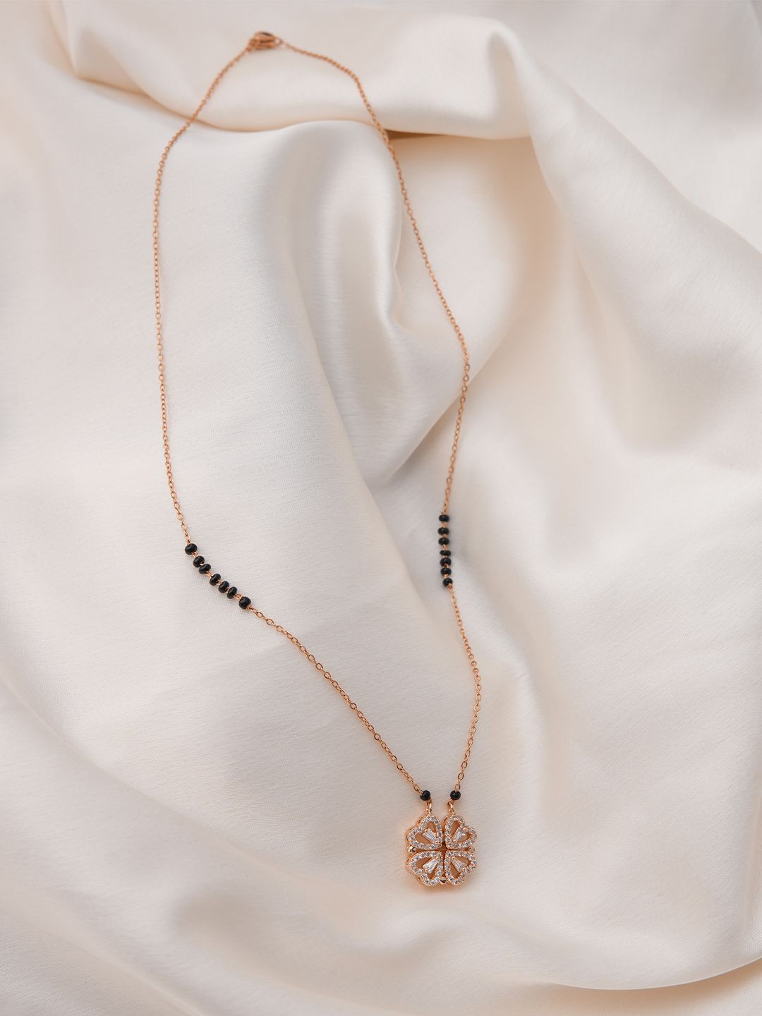 

SWASHAA Rose Gold-Plated Stainless Steel Beaded Gleaming Clover Mangalsutra