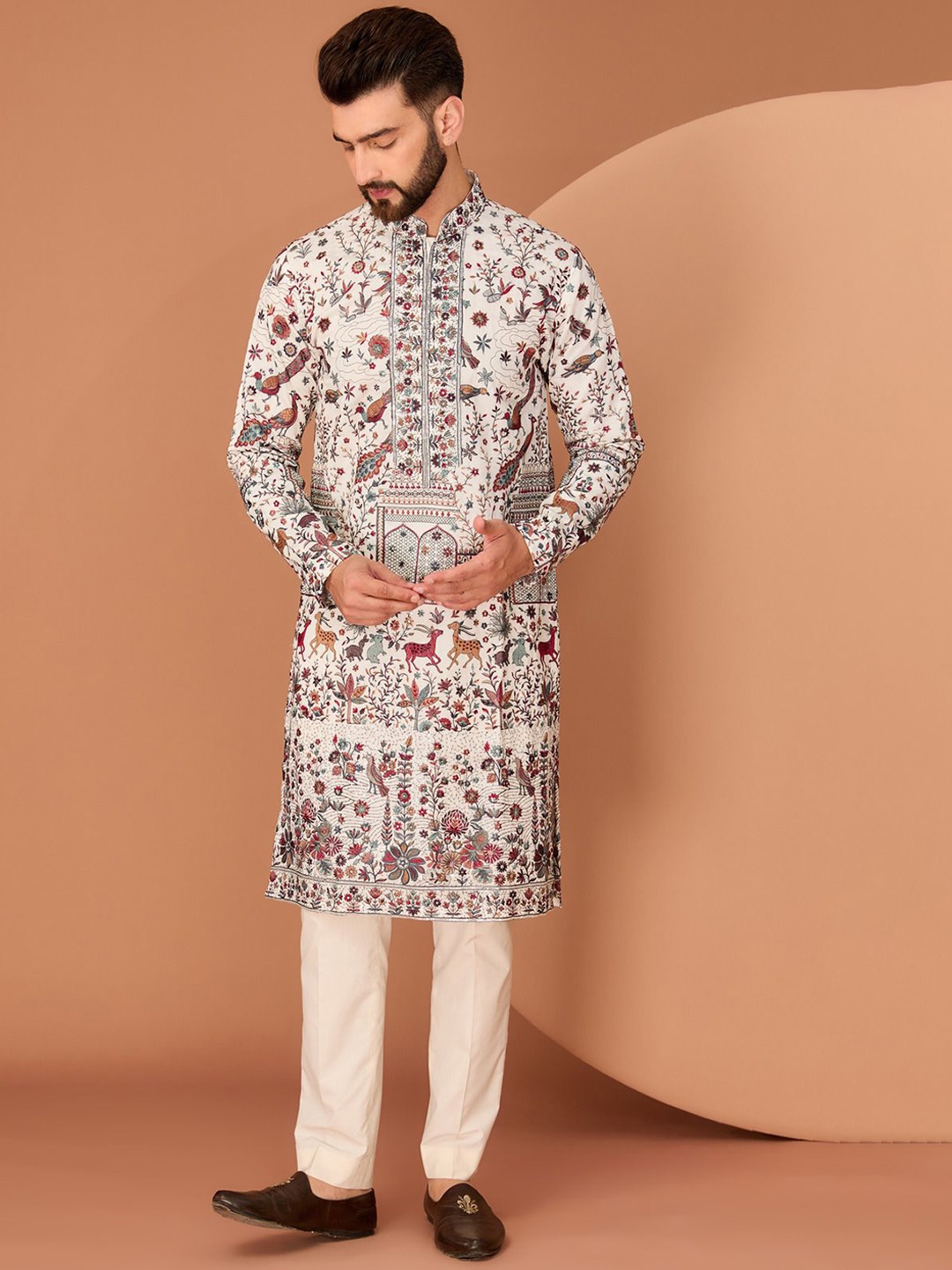 

KASBAH CLOTHING NISHCHAIY SAJDEH Floral Embroidered Thread Work Pure Silk Straight Kurta, White