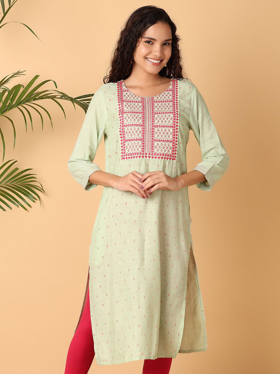 

UNLIMITED Floral Yoke Design Round Neck Tread Work Kurta, Green