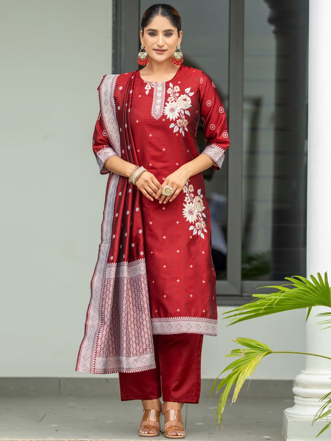 

Twika Floral Woven Design Round Neck Zari Straight Kurta With Trousers & Dupatta, Maroon