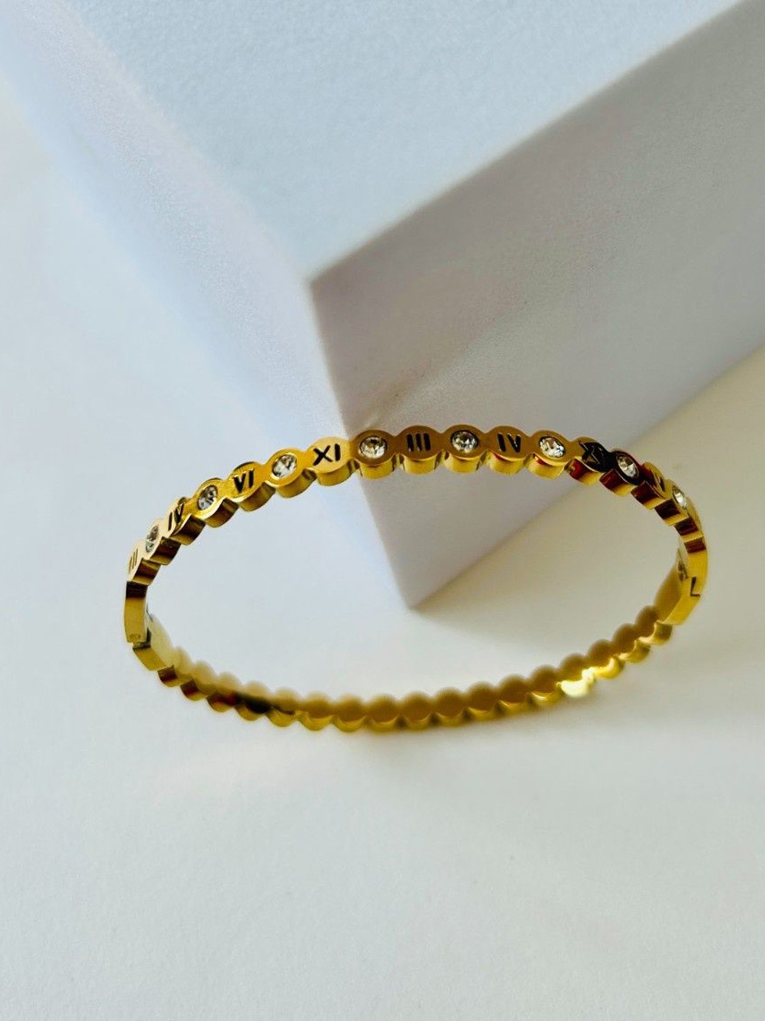 

AMADA JEWELS Stone Studded Bangle-Style Bracelet, Gold