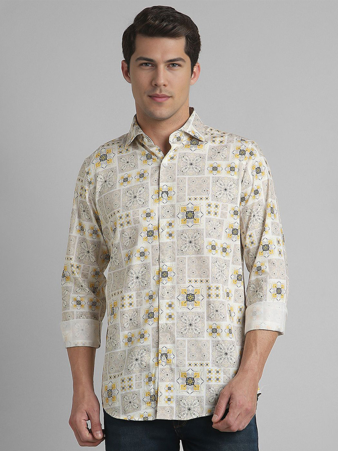 

SIMON CARTER LONDON Men Spread Collar Abstract Printed Cotton Slim Fit Casual Shirt, Cream