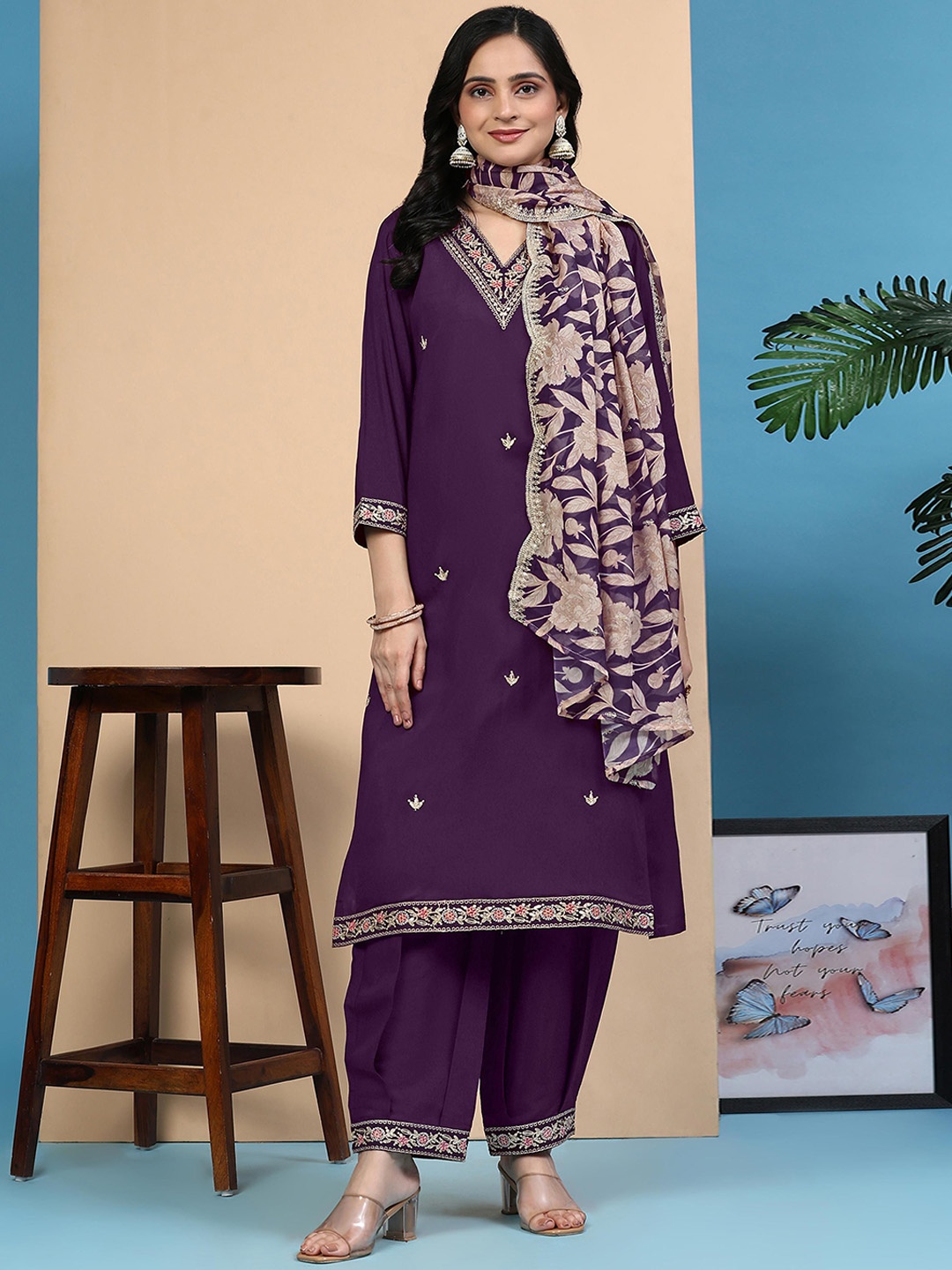 

Trendmalls Floral Embroidered Kurta with Trouser & Dupatta, Purple