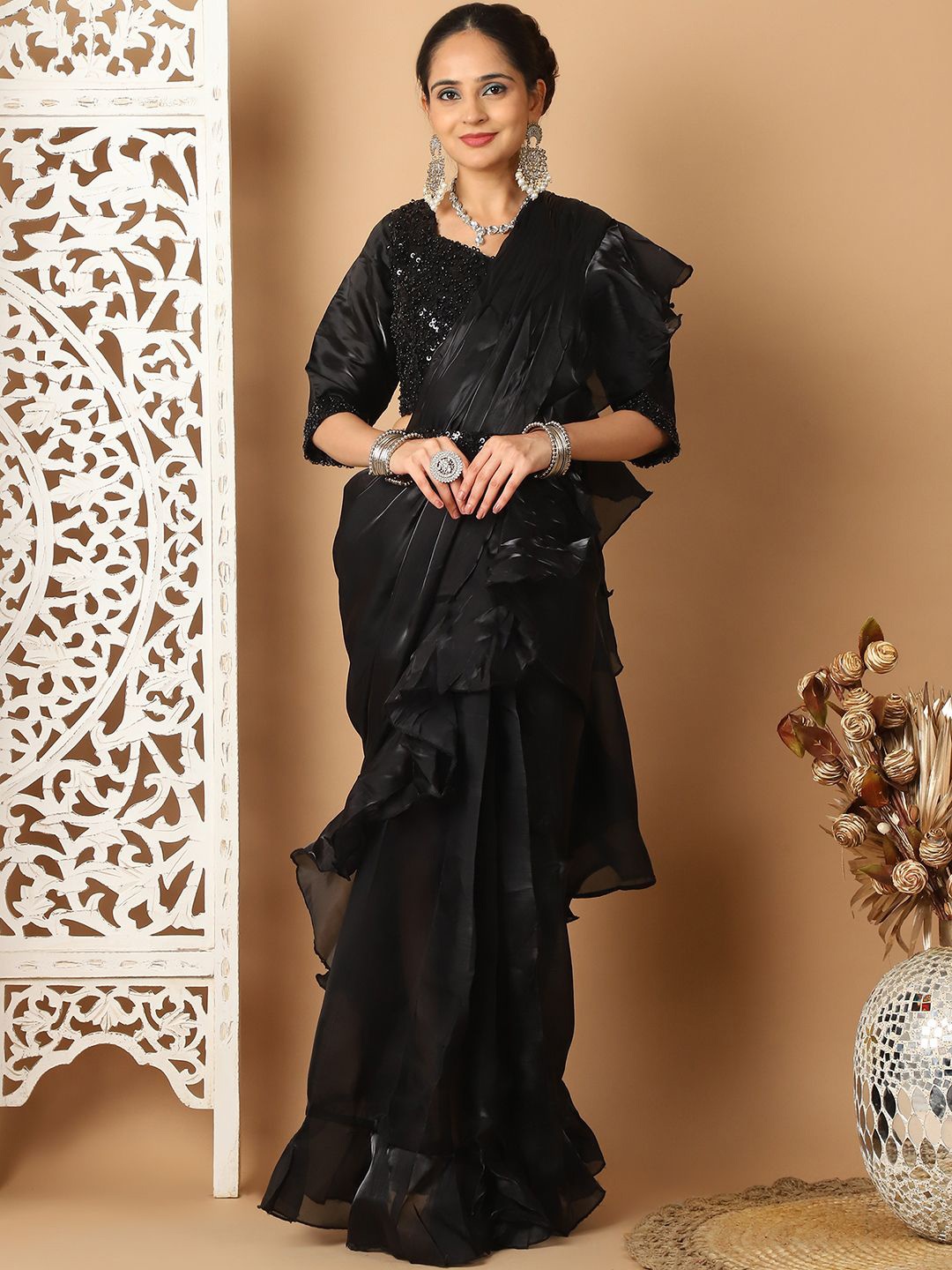 

Grancy Solid Ready to Wear Organza Saree, Black