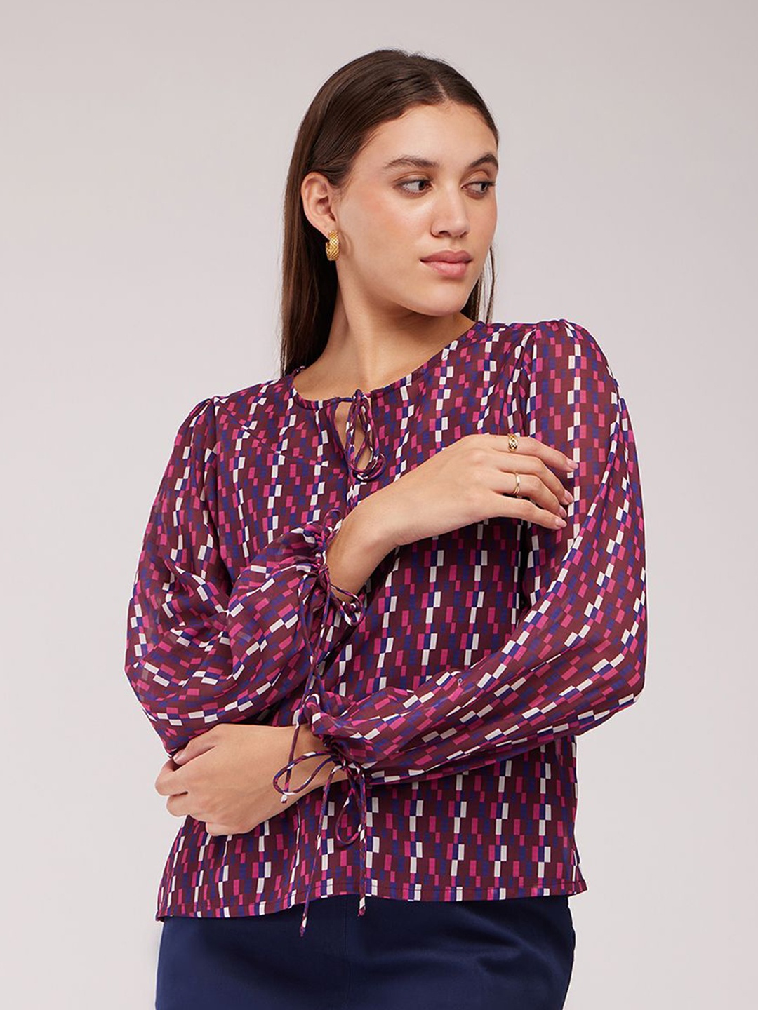 

FableStreet Women Geometric Printed Woven Top, Purple