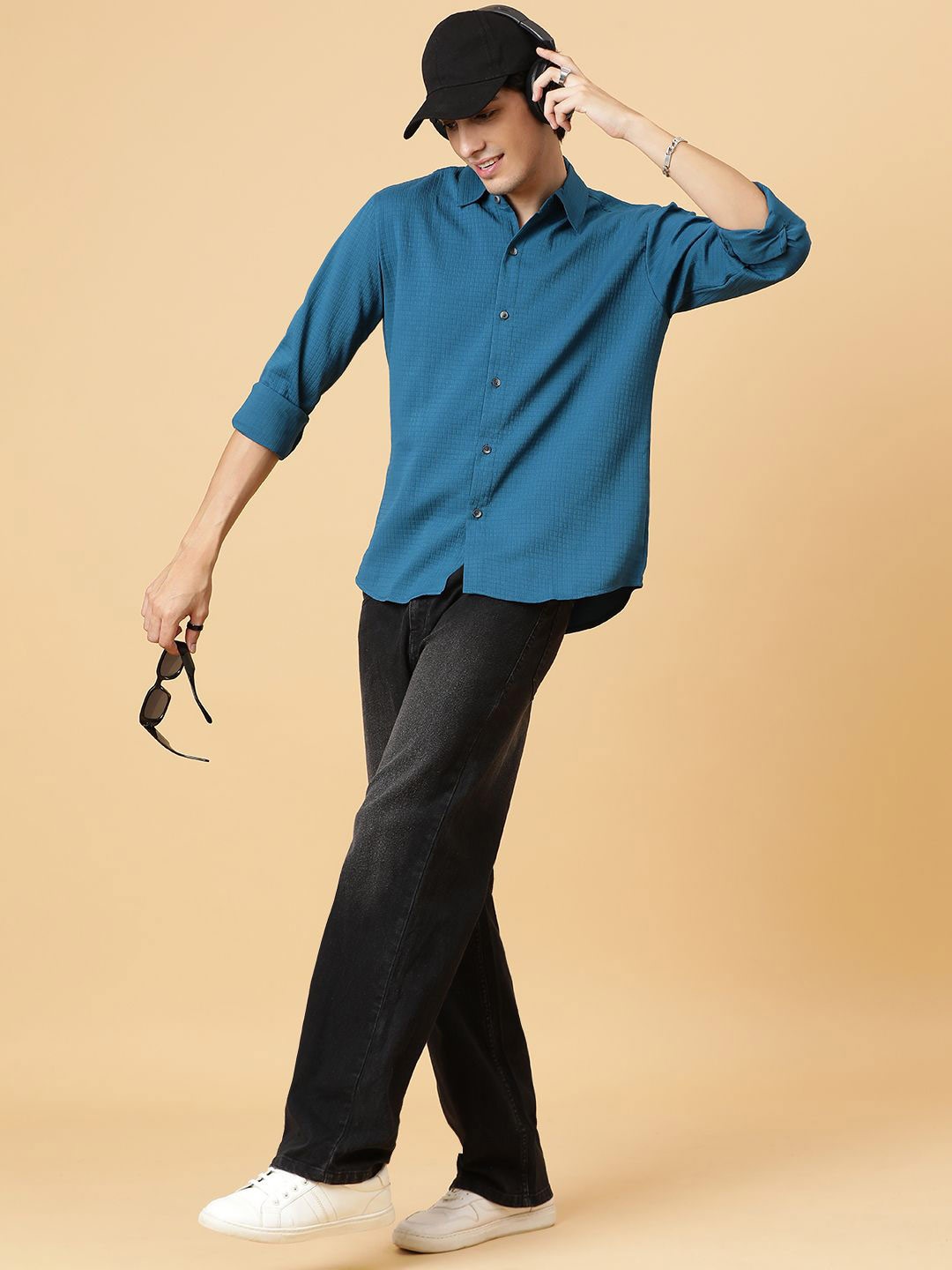 

Kotty Men Relaxed Spread Collar Solid Casual Shirt, Green