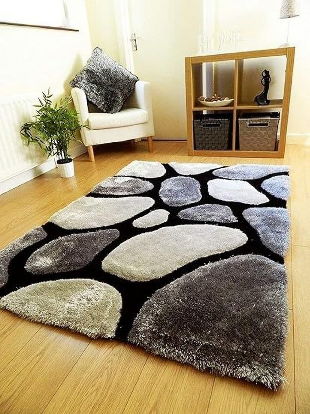 

Banchmark Home Furnishings Grey Geometric Handmade Polyester Carpet