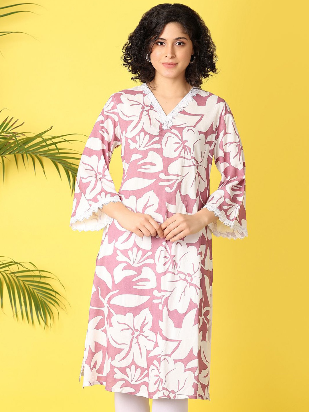 

UNLIMITED Floral Printed V-Neck Flared Sleeves Straight Kurta, Mauve