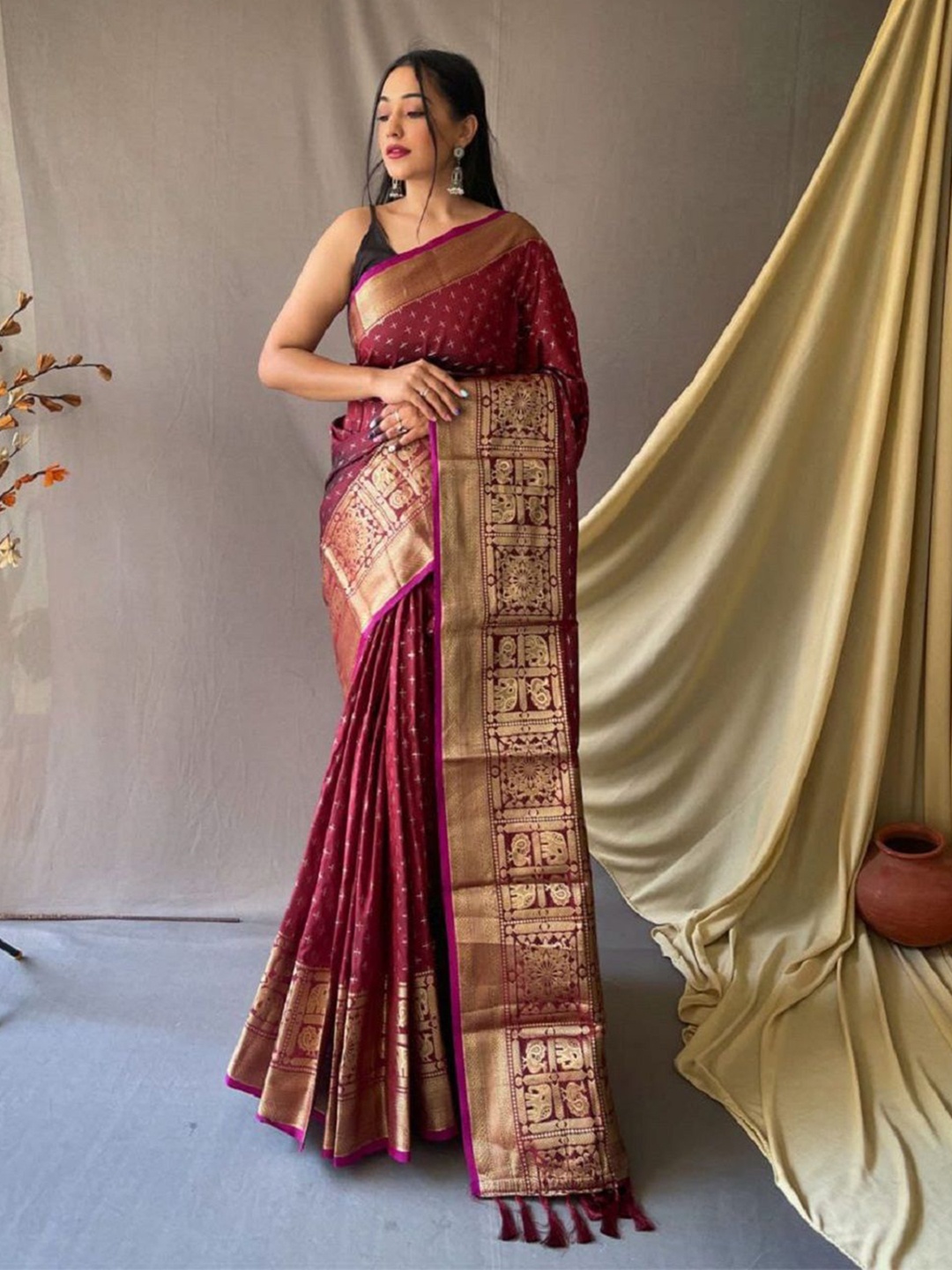 

SHOBHA SAREES Ethnic Motifs Zari Pure Silk Kanjeevaram Saree, Maroon