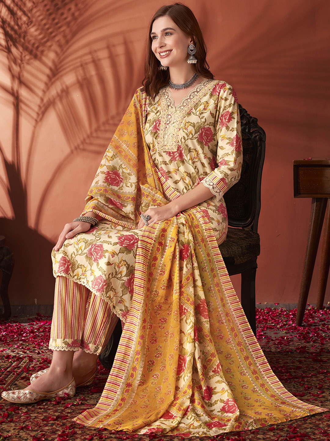 

Anouk Women Floral Printed Regular Pure Cotton Kurta with Trousers & With Dupatta, Off white