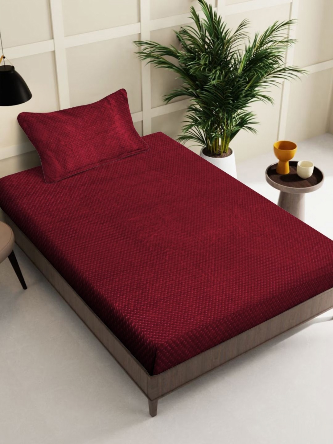 

KLOTTHE Red Abstract 300TC Woollen Single Bedsheet & 1 Pillow Cover