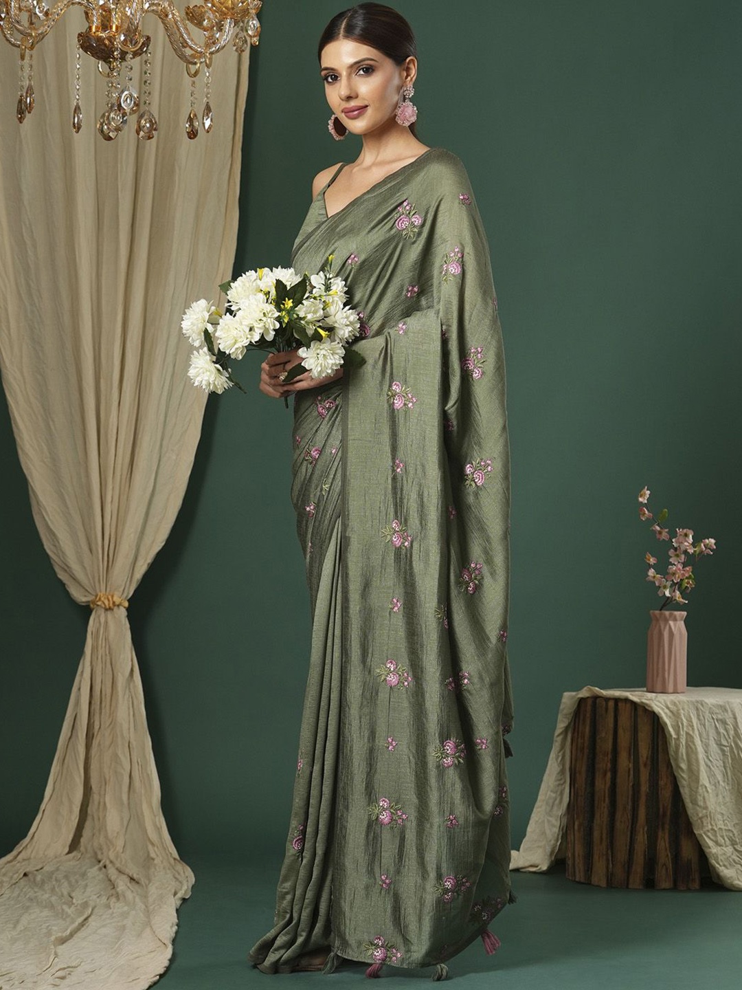 

Saree mall Floral Silk Blend Sarees, Olive